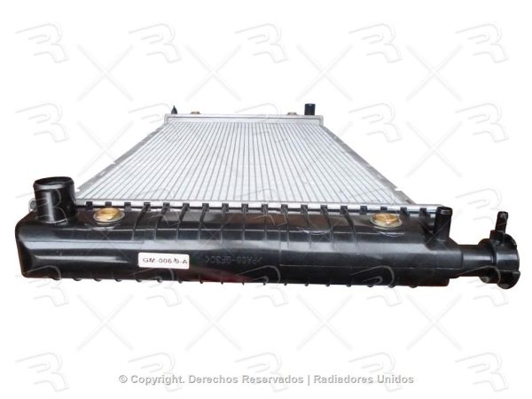 RADIADOR GM SILVERADO/CHEYENNE 95-98/TAHOE 95-97/SONORA  00-02/SUBURBAN 96-99 V8 5.7L 5.0L AUTOMATICO ALUMINIO PLASTICO - Imagen 4