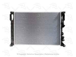 RADIADOR M BENZ E320 03-06 3.2L/E350 06-09 V6 3.5L AUTOMATICO ALUMINIO PLASTICO  C/ENFIRADOR HACIA MOTOR